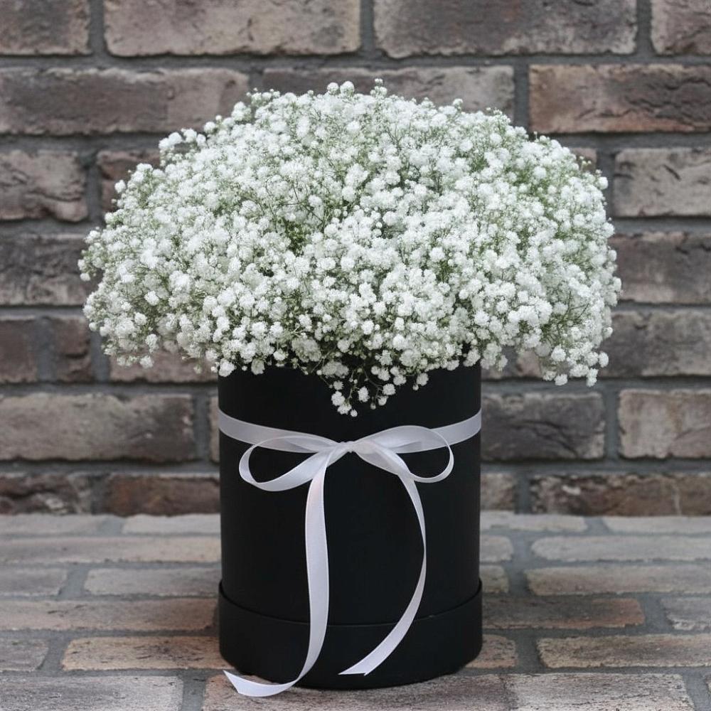 Цветочная композиция из Гипсофила в шляпной коробке в Бабушкине