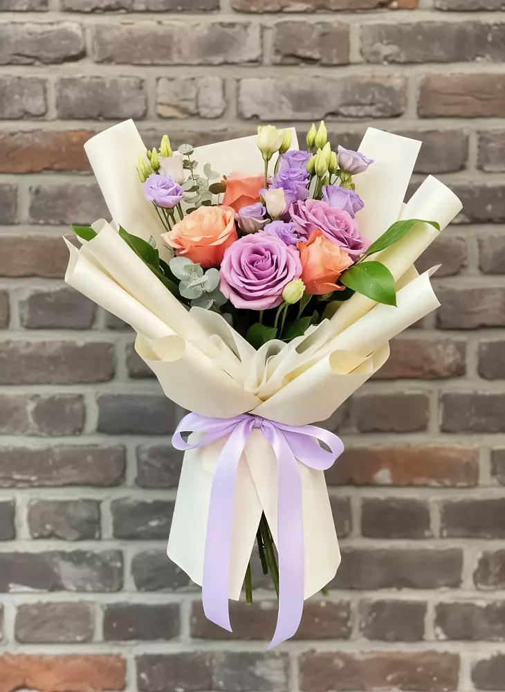 Букет цветов из: Лизиантусы и Розы в Бабушкине