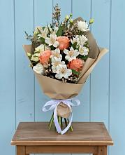 Букет цветов из:  Альстромерии, Лизиантусы, Розы и Хризантемы в Бабушкине