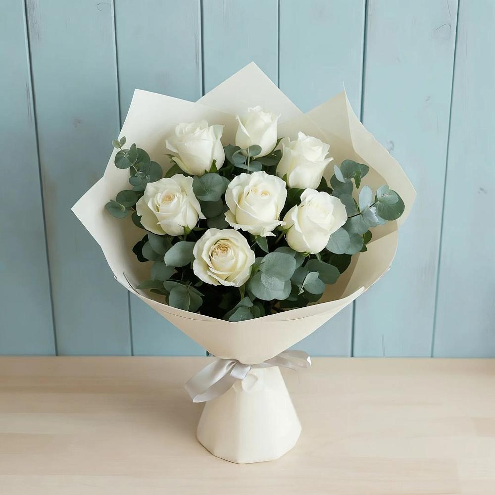Букет Белые розы в Эвкалипте в Бабушкине