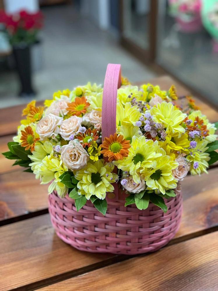 Цветочная композиция из Хризантемы и Розы в корзине в Бабушкине